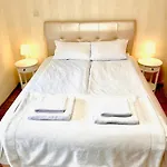 Amity Case de vacanță